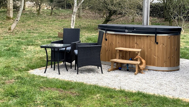 Robins Nest hot tub