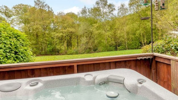 hot tub holiday Peak District